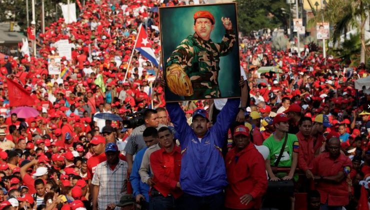 CHAVEZ’İ ÖZLEYEN VENEZUELA !