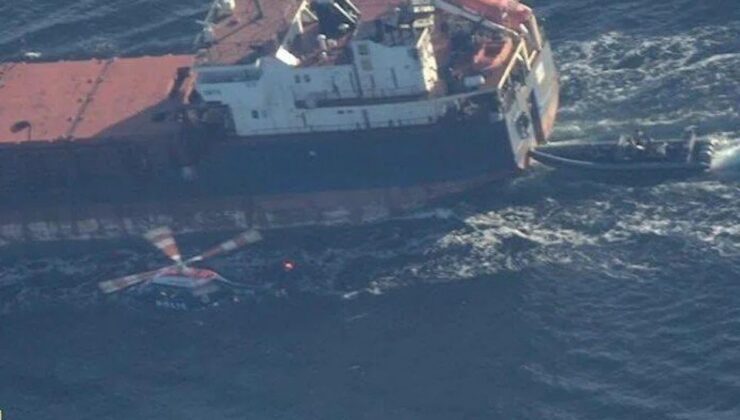 İSVEÇ ÇAKMA BAYRAKLI GEMİYİ KIYILARINDA TUTUKLADI